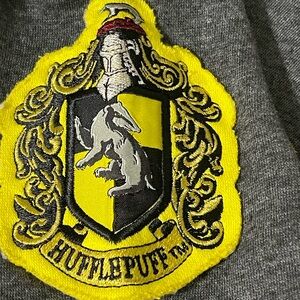 Warner Bros. Gray and Yellow Harry Potter Sweatshirt size medium excellent cond